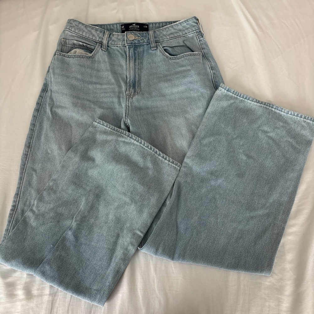 Hollister ultra high rise baggy light wash jeans